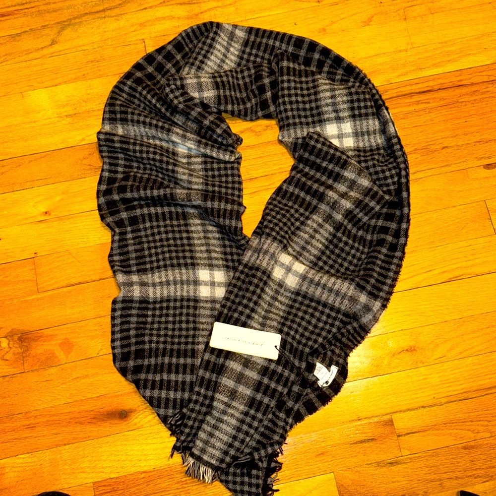 NWT Unsubscribed Cashmere Scarf Faded Black